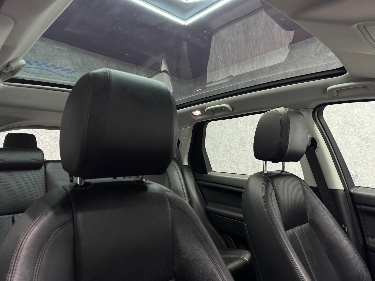 Used Land Rover Discovery Sport 2015 for sale - 76608196: Photo 6