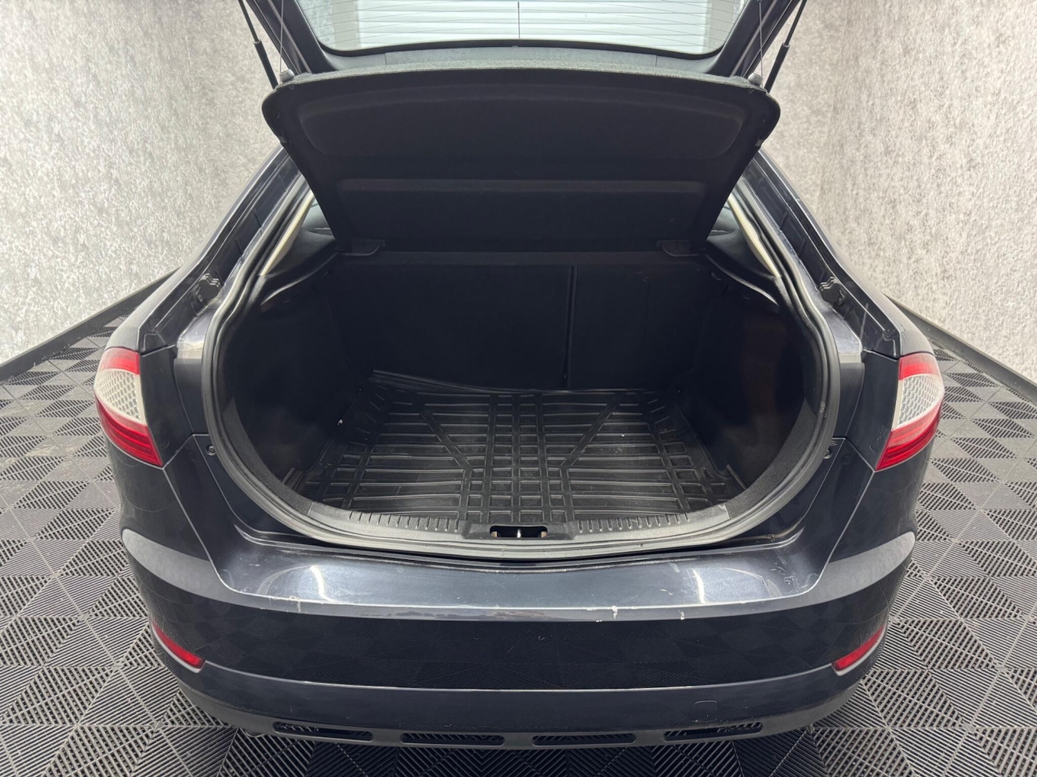 Used Ford Mondeo 2010 for sale - 76226608: Photo 23