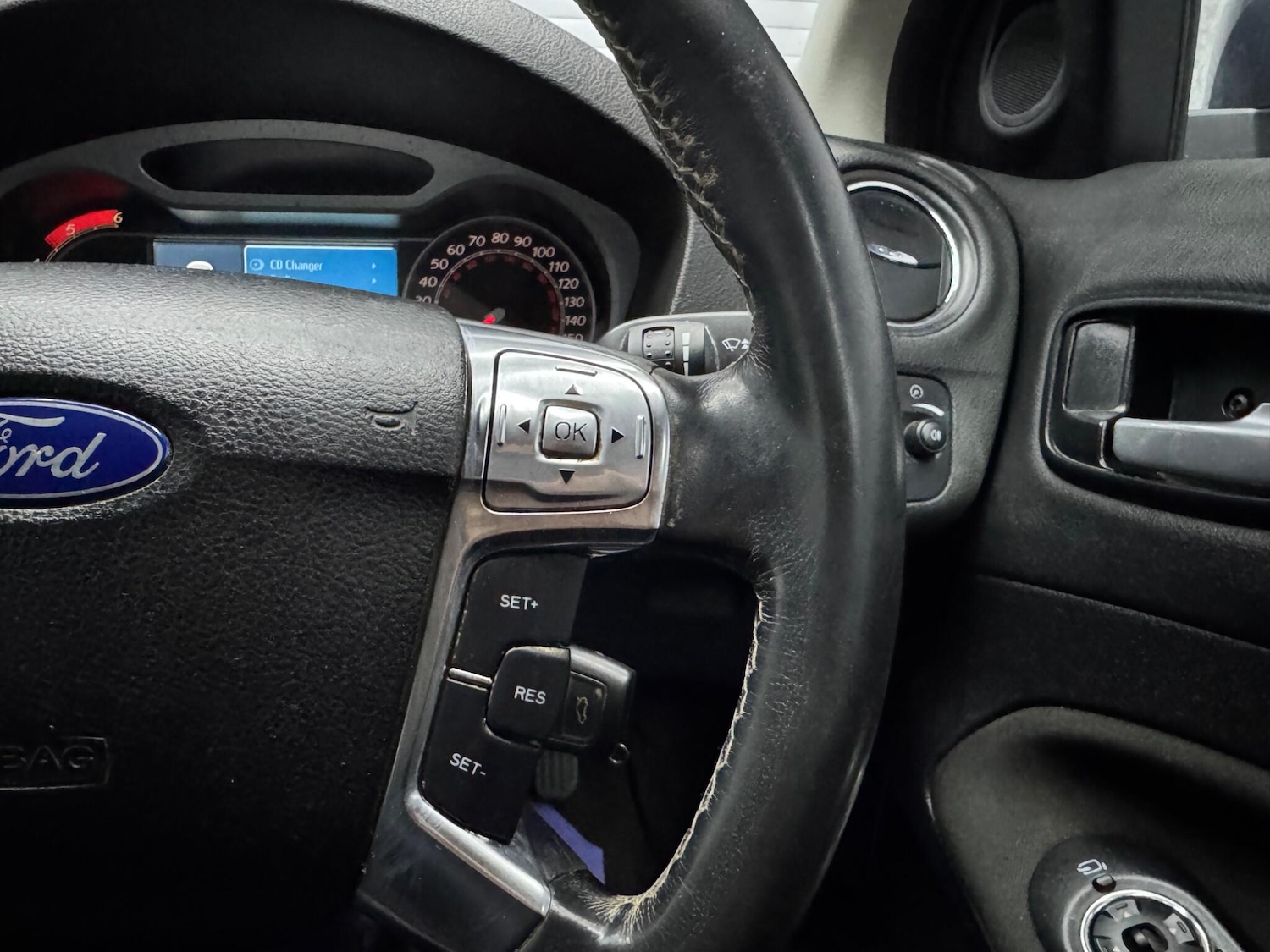 Used Ford Mondeo 2010 for sale - 76226608: Photo 9