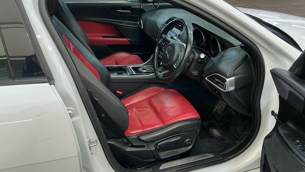 Used Jaguar XE 2017 for sale - 77784262: Photo 2