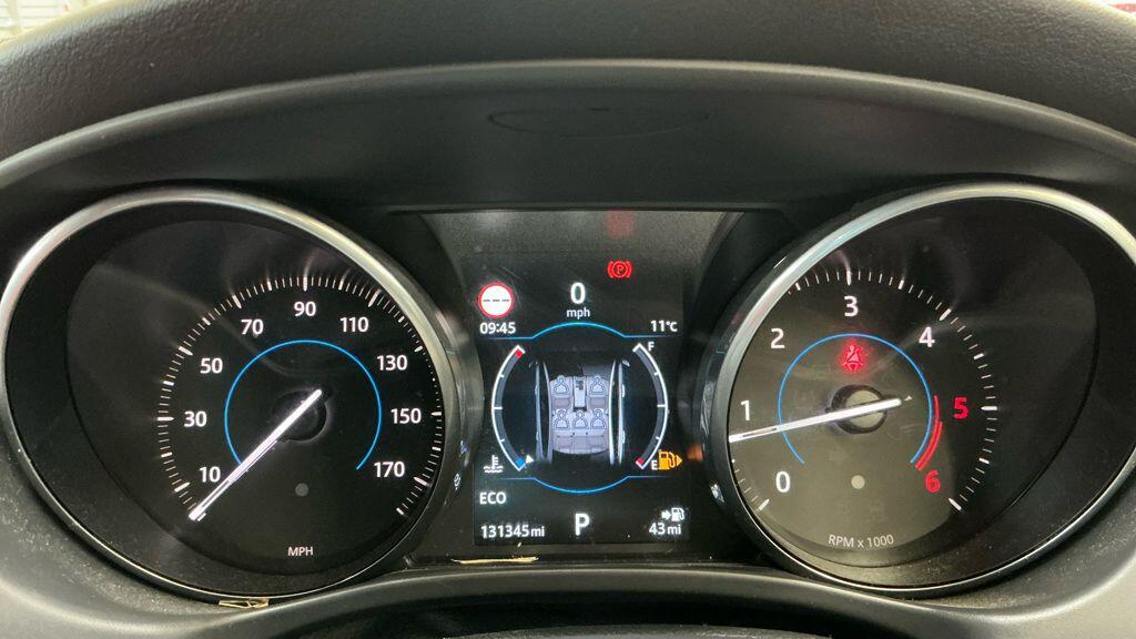 Used Jaguar XE 2017 for sale - 77784262: Photo 5