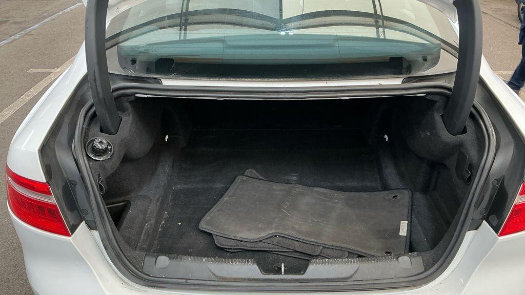 Used Jaguar XE 2017 for sale - 77784262: Photo 9