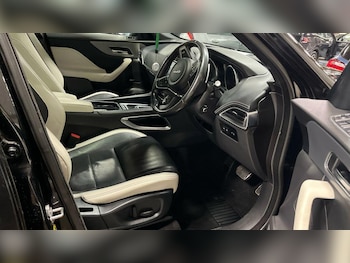 Used Jaguar F-Pace 2018 for sale - 77754278: Photo