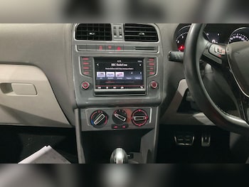 Used Volkswagen Polo 2015 for sale - 75681844: Photo