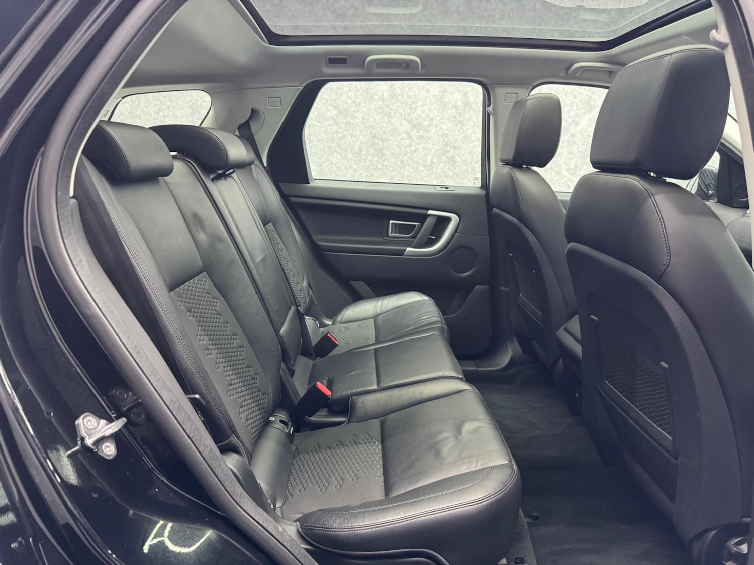 Used Land Rover Discovery Sport 2018 for sale - 75732248: Photo 33