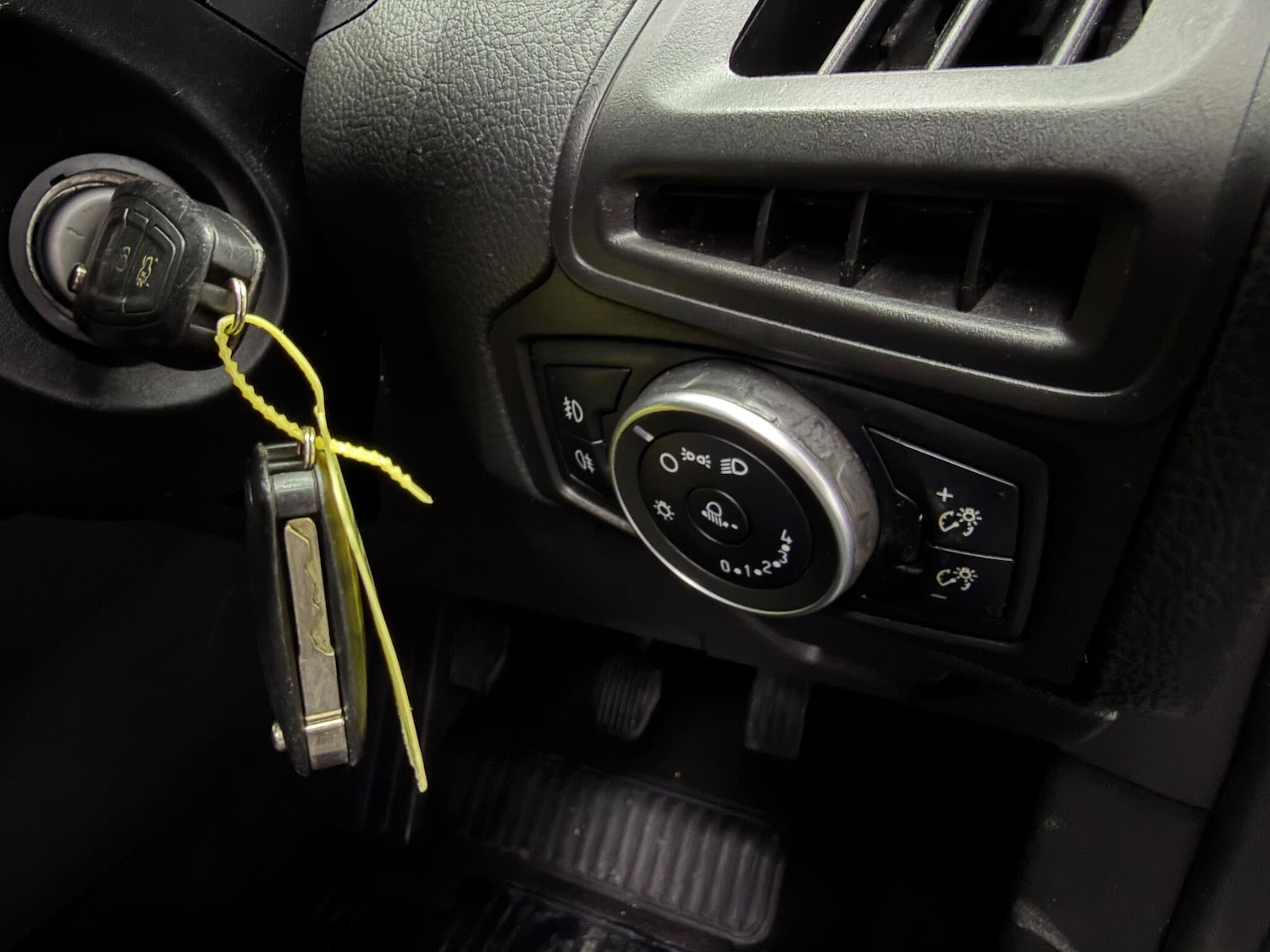 Used Ford Focus 2015 for sale - 78087178: Photo 15