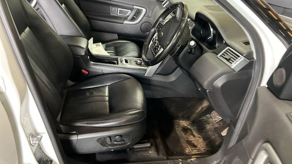 Used Land Rover Discovery Sport 2017 for sale - 74173137: Photo 2