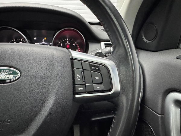 Used Land Rover Discovery Sport 2017 for sale - 74173137: Photo 32