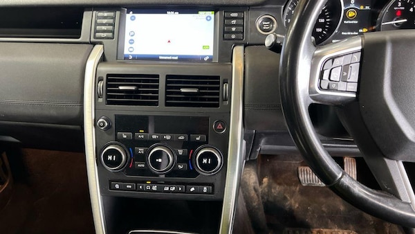 Used Land Rover Discovery Sport 2017 for sale - 74173137: Photo 5