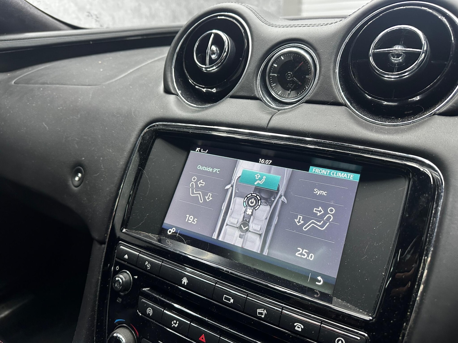 Used Jaguar XJ 2017 for sale - 77468768: Photo 19