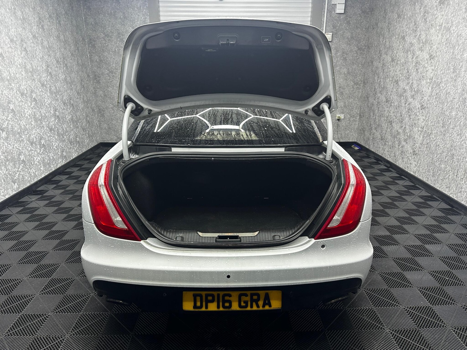 Used Jaguar XJ 2017 for sale - 77468768: Photo 42