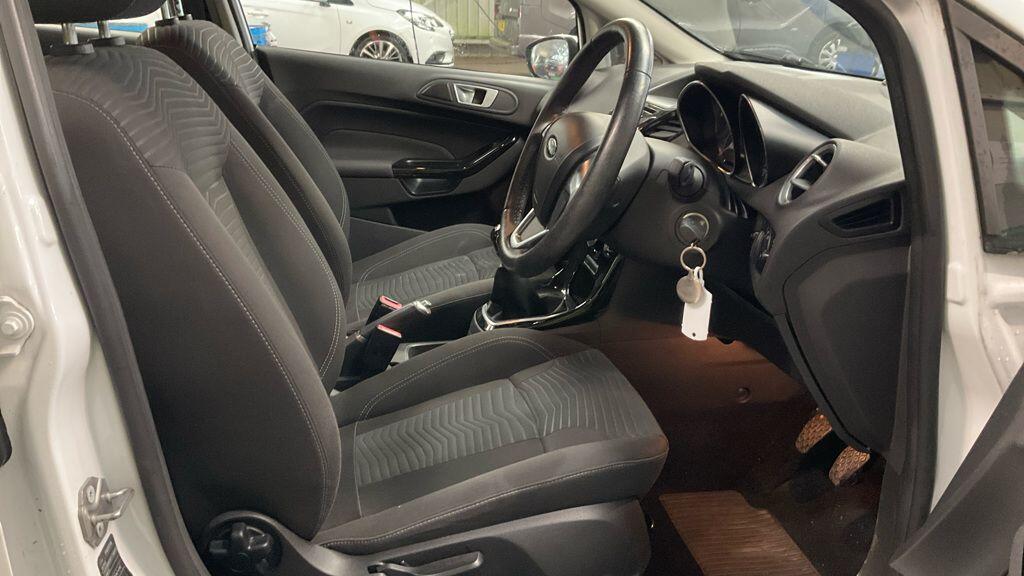 Used Ford Fiesta 2015 for sale - 77565125: Photo 2