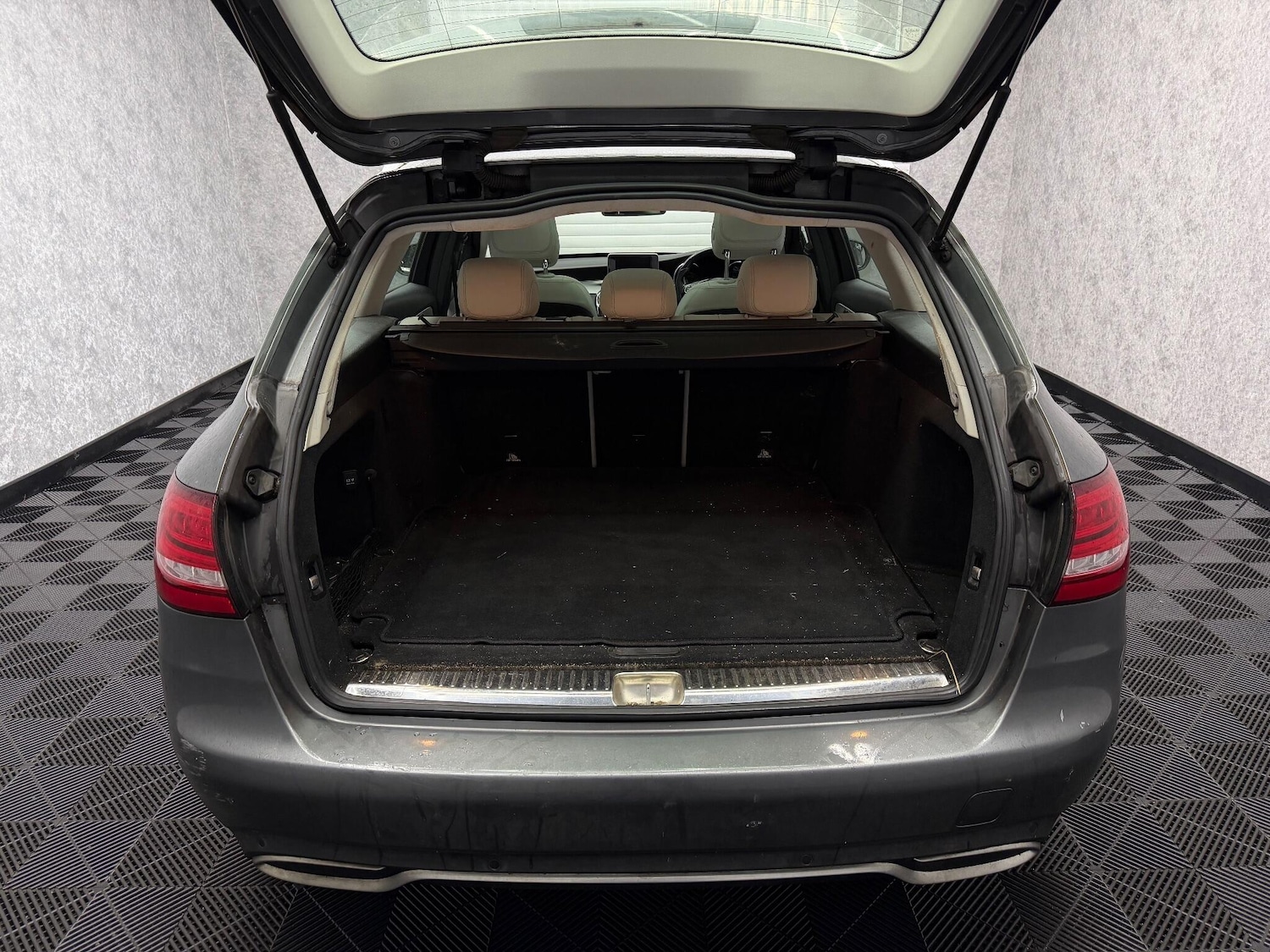 Used Mercedes-Benz C Class 2016 for sale - 77163207: Photo 27