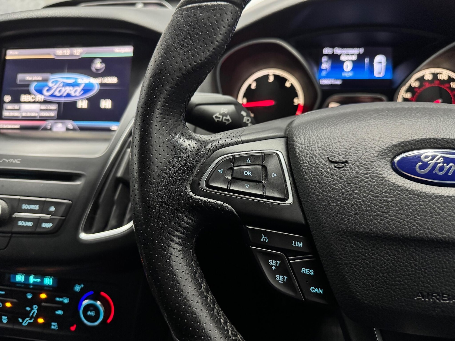 Used Ford Focus for sale - 76752722: Photo 11