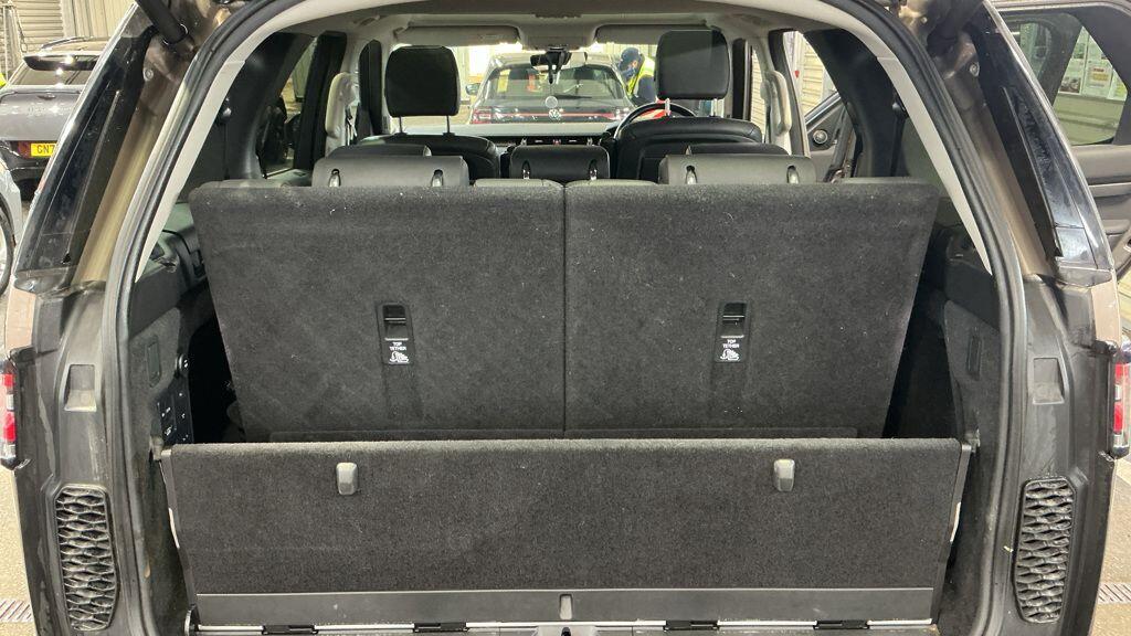 Used Land Rover Discovery 2017 for sale - 77633010: Photo 4