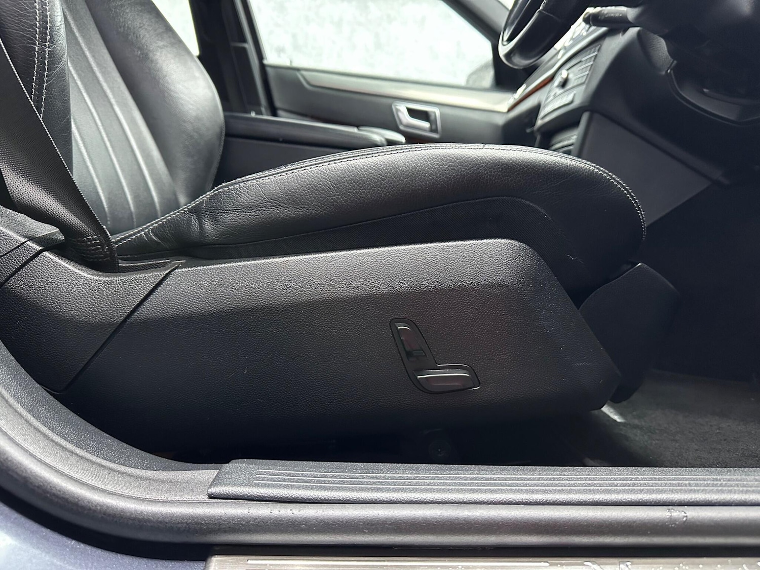 Used Mercedes-Benz E Class 2015 for sale - 77523976: Photo 32