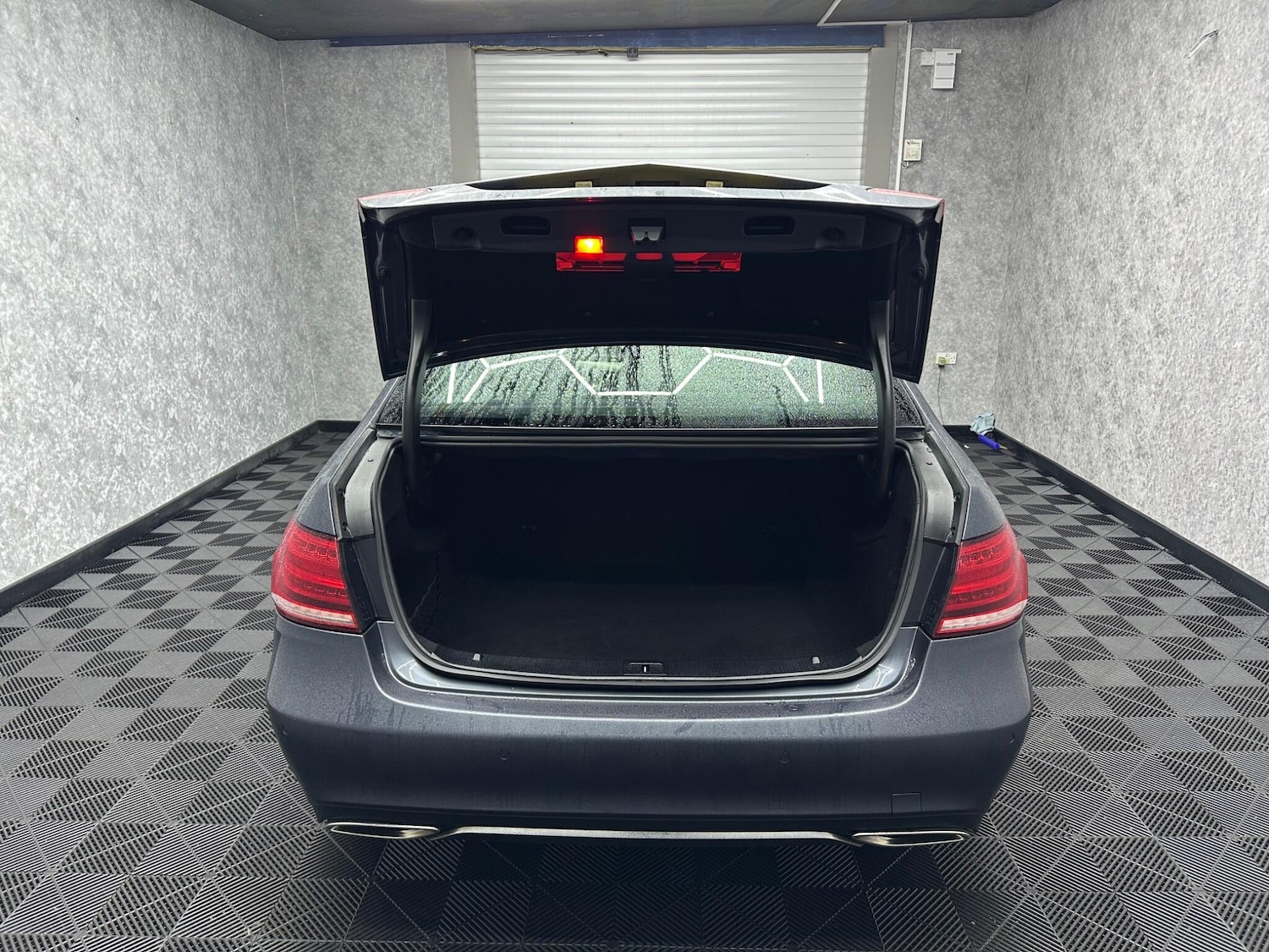 Used Mercedes-Benz E Class 2015 for sale - 77523976: Photo 34