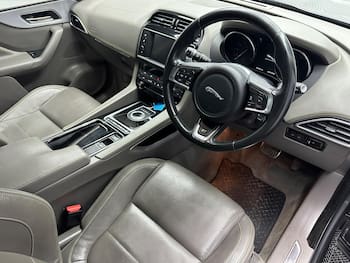 Used Jaguar F-Pace 2017 for sale - 79664324: Photo