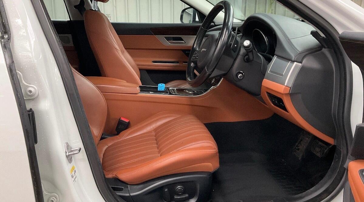 Used Jaguar XF 2017 for sale - 78115135: Photo 2