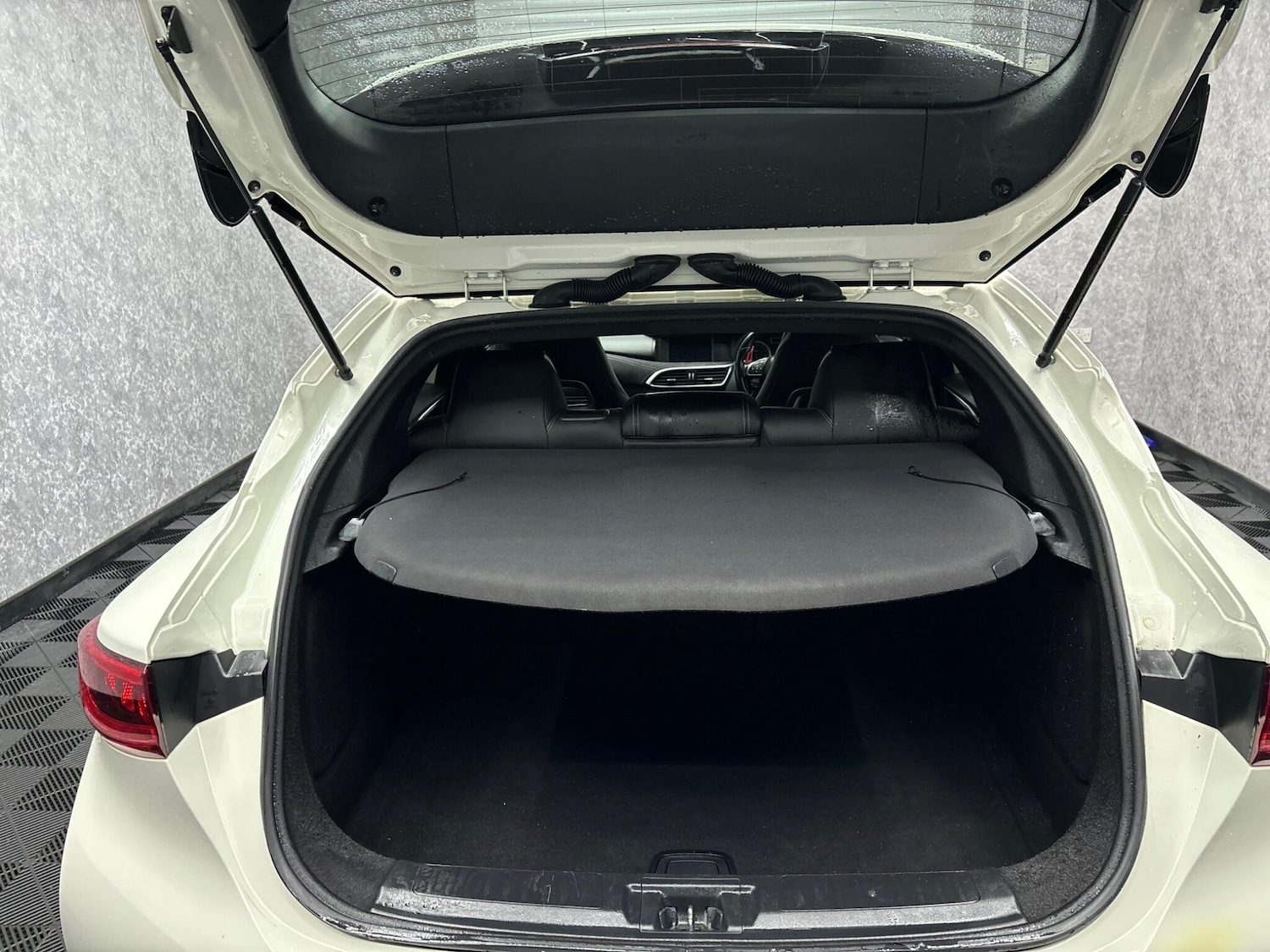 Used Infiniti Q30 2016 for sale - 77455636: Photo 25