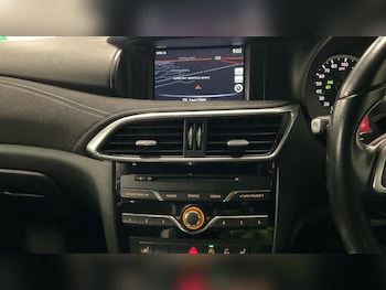 Used Infiniti Q30 2016 for sale - 77455636: Photo