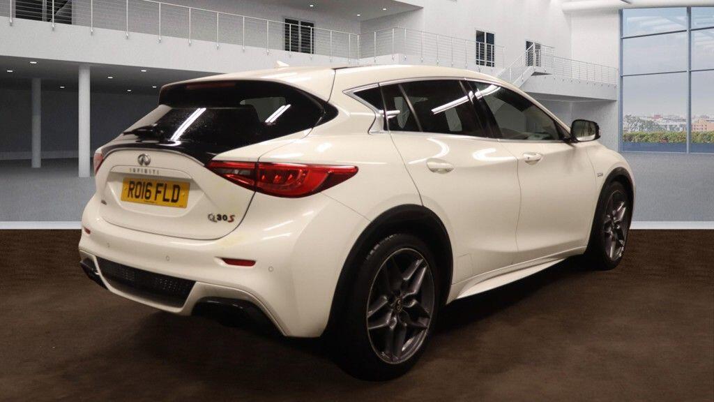 Used Infiniti Q30 2016 for sale - 77455636: Photo 9
