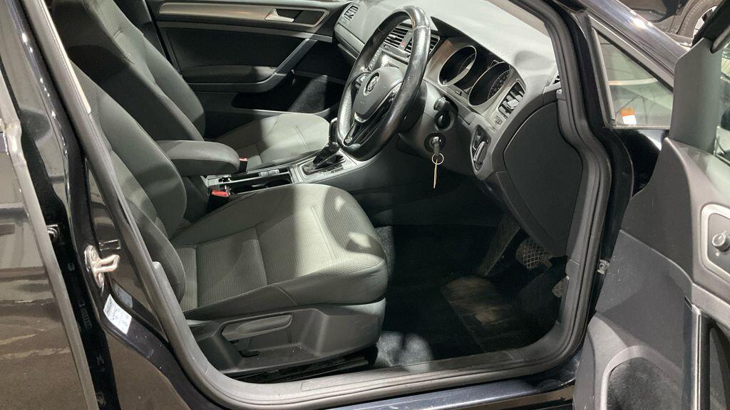 Used Volkswagen Golf 2014 for sale - 77084473: Photo 2