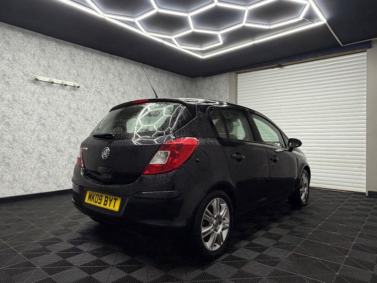 Used Vauxhall Corsa 2009 for sale - 78058508: Photo 2