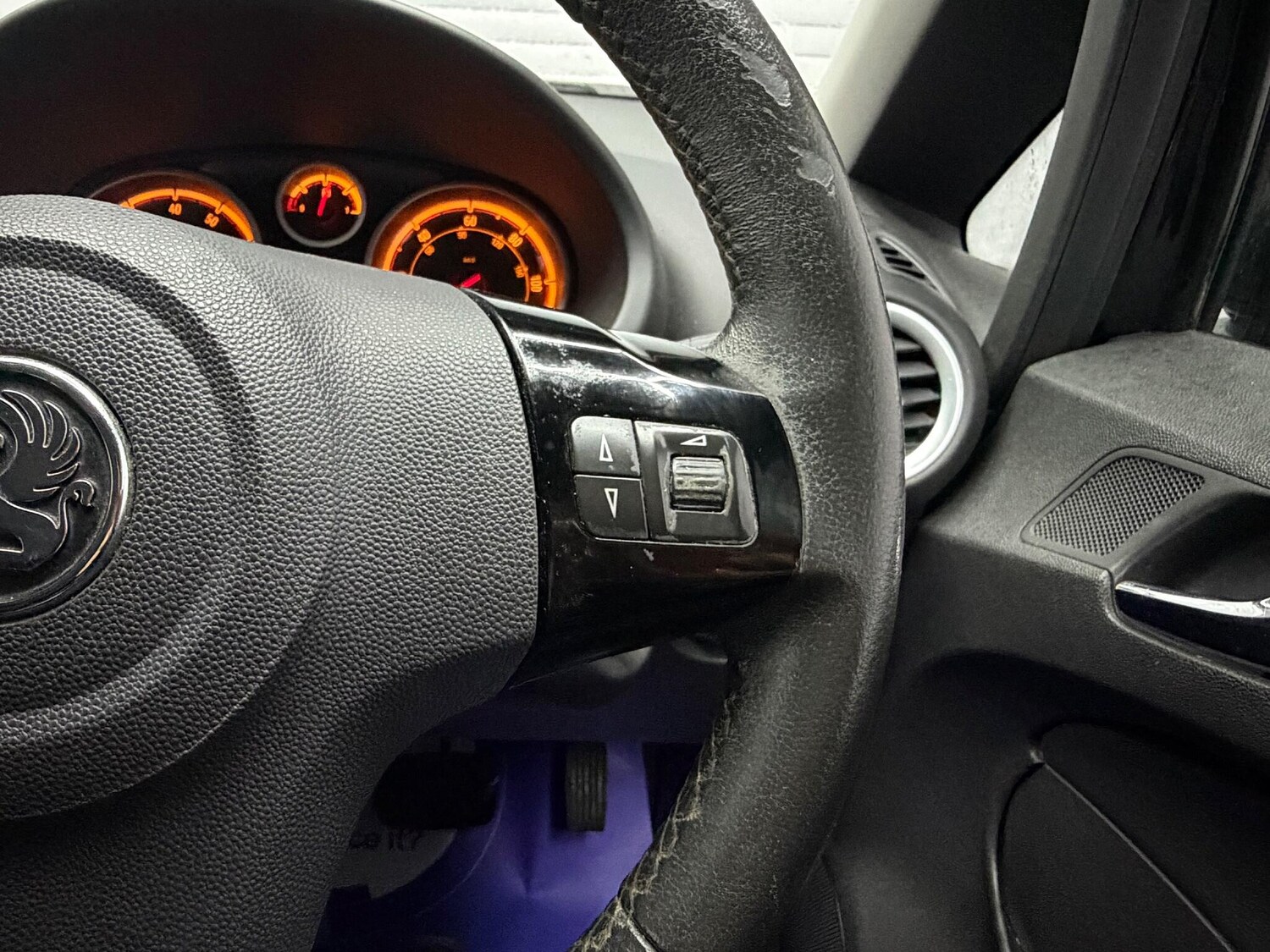 Used Vauxhall Corsa 2009 for sale - 78058508: Photo 32