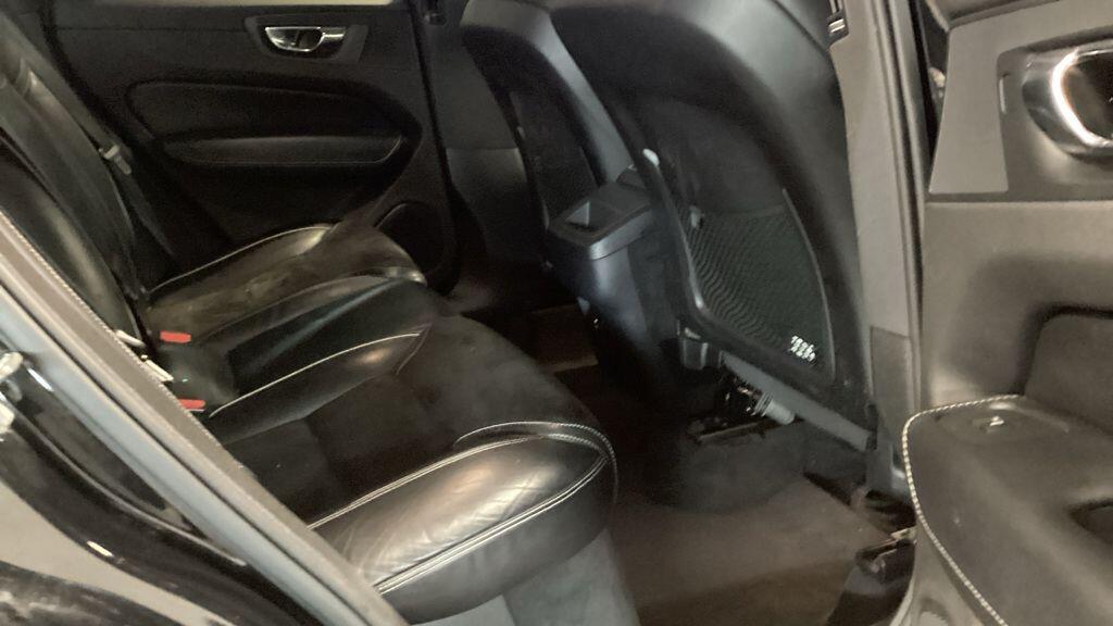 Used Volvo XC60 2018 for sale - 77067209: Photo 3