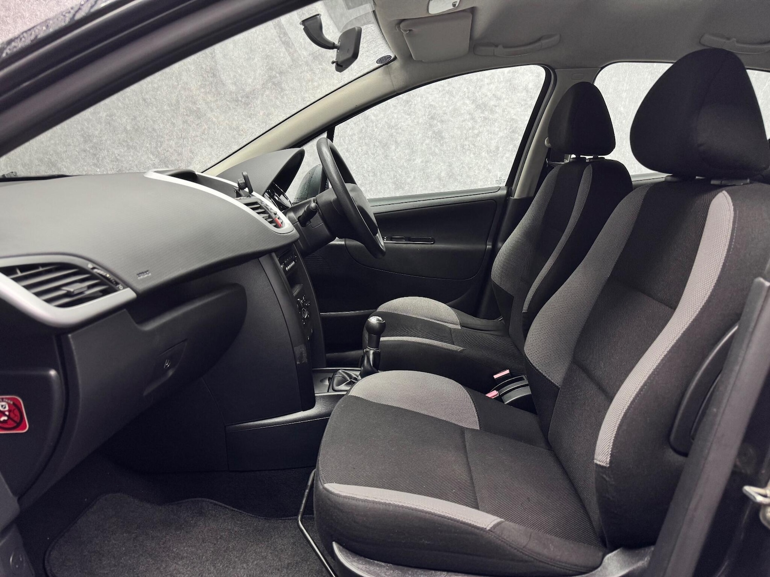 Used Peugeot 207 2007 for sale - 76942622: Photo 3