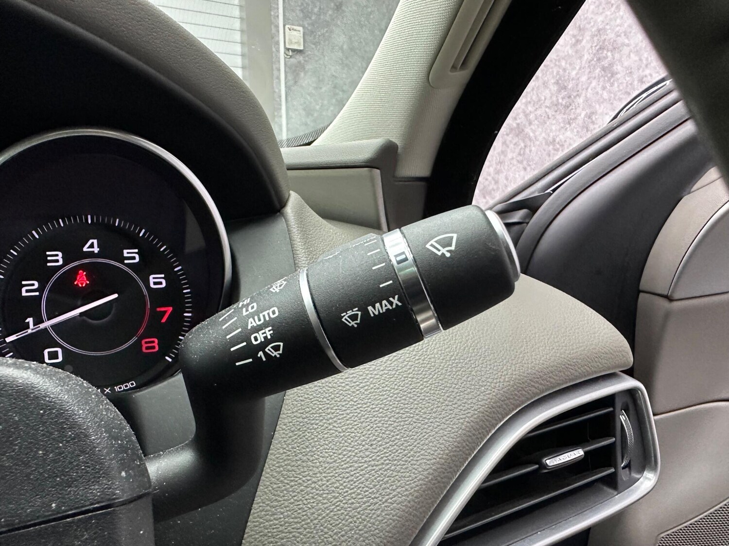 Used Jaguar XE 2016 for sale - 78058440: Photo 19