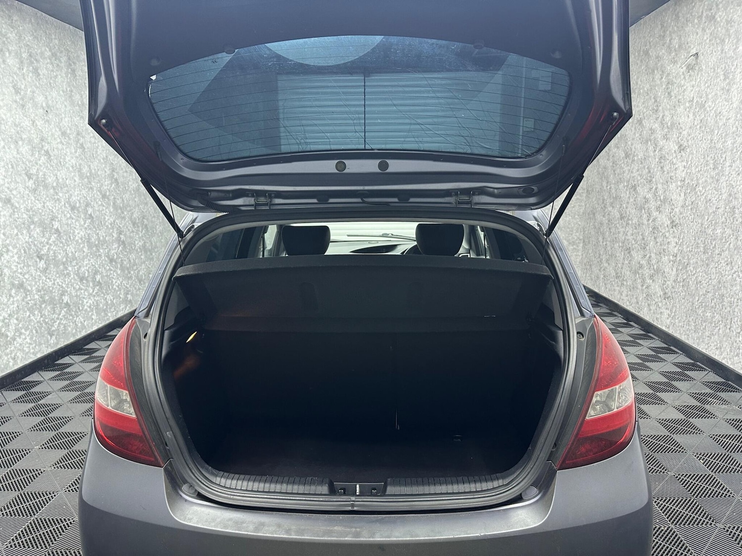 Used Hyundai i20 2009 for sale - 78058420: Photo 10