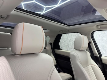 Used Land Rover Discovery 2018 for sale - 76315264: Photo 3