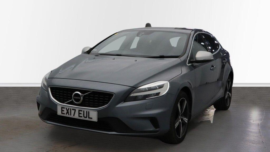 Used Volvo V40 2017 for sale - 77082139: Photo 1