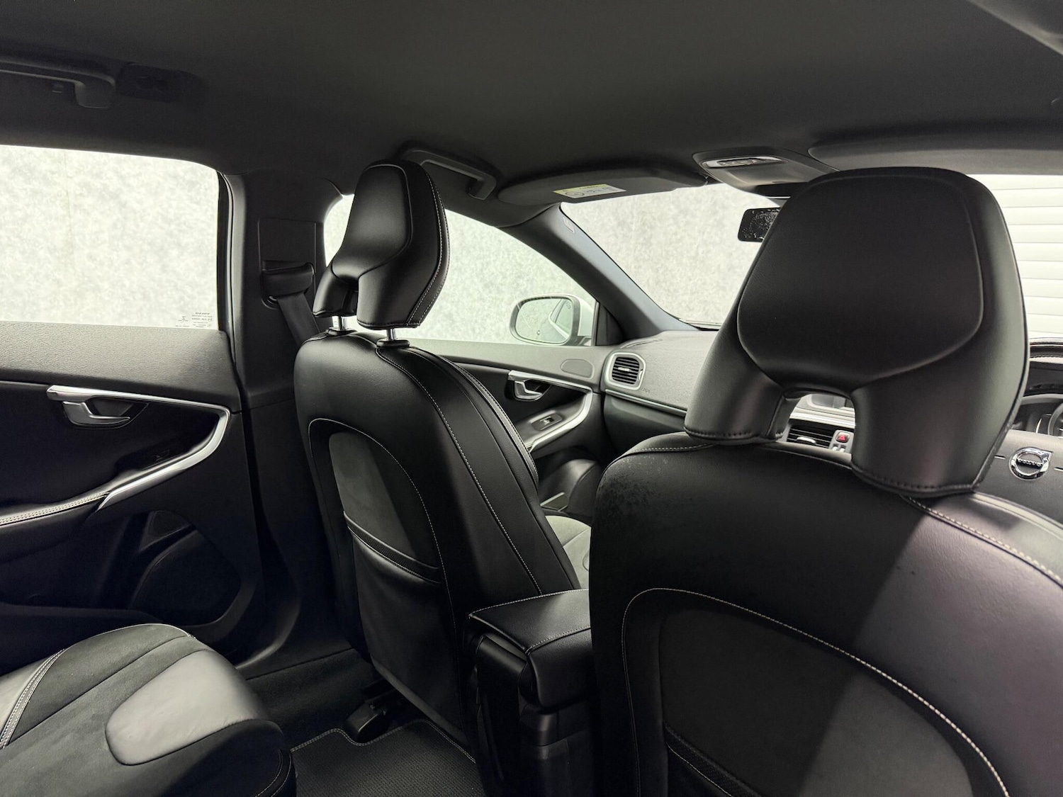 Used Volvo V40 2017 for sale - 77082139: Photo 24