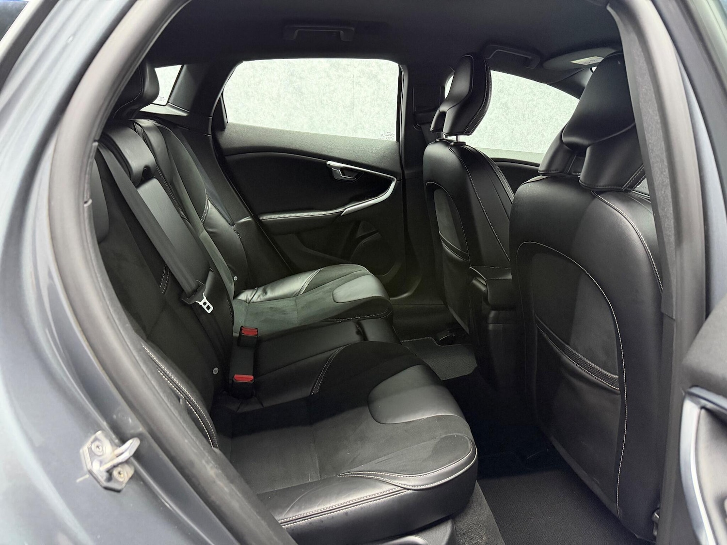 Used Volvo V40 2017 for sale - 77082139: Photo 26