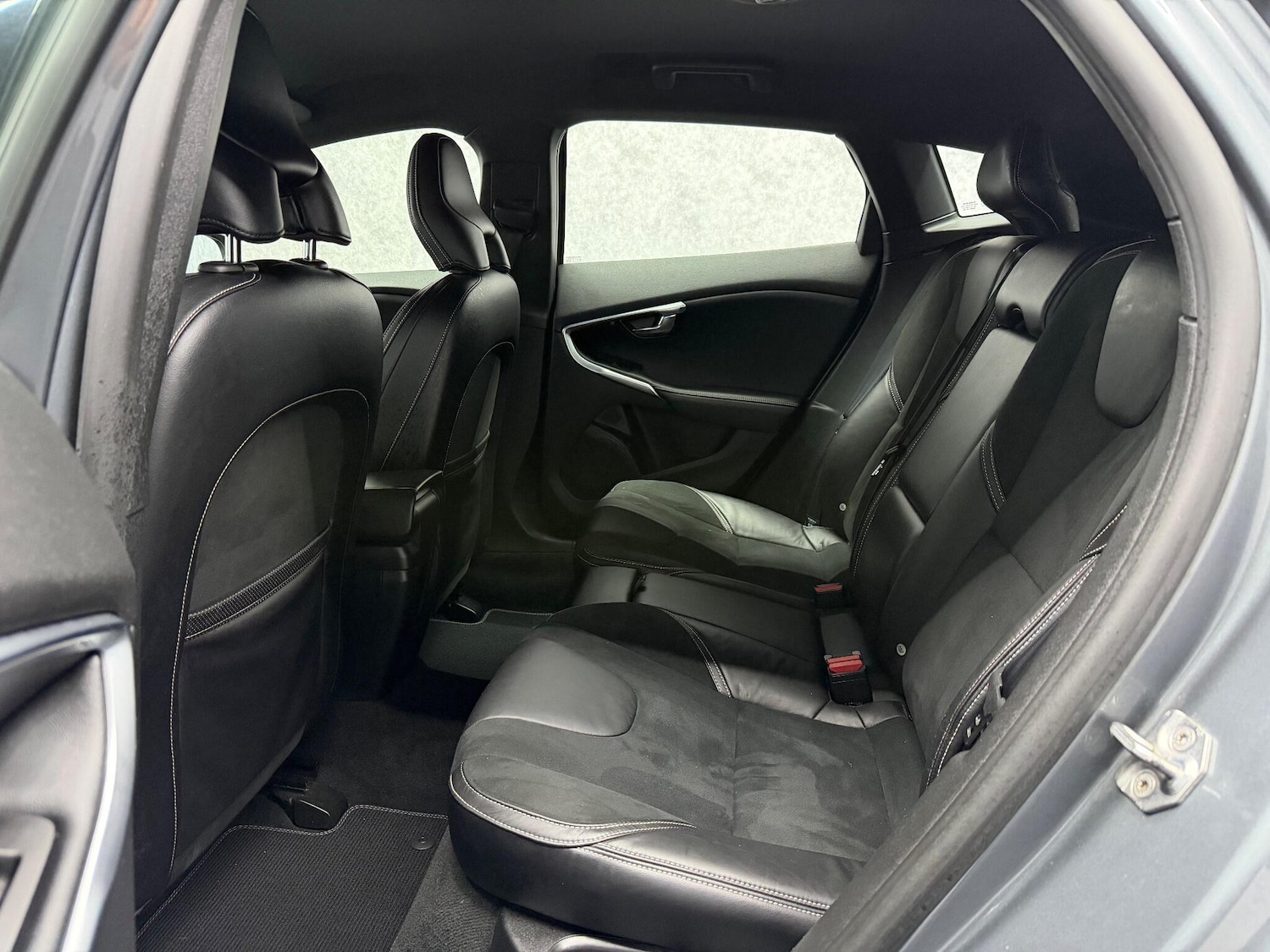 Used Volvo V40 2017 for sale - 77082139: Photo 27