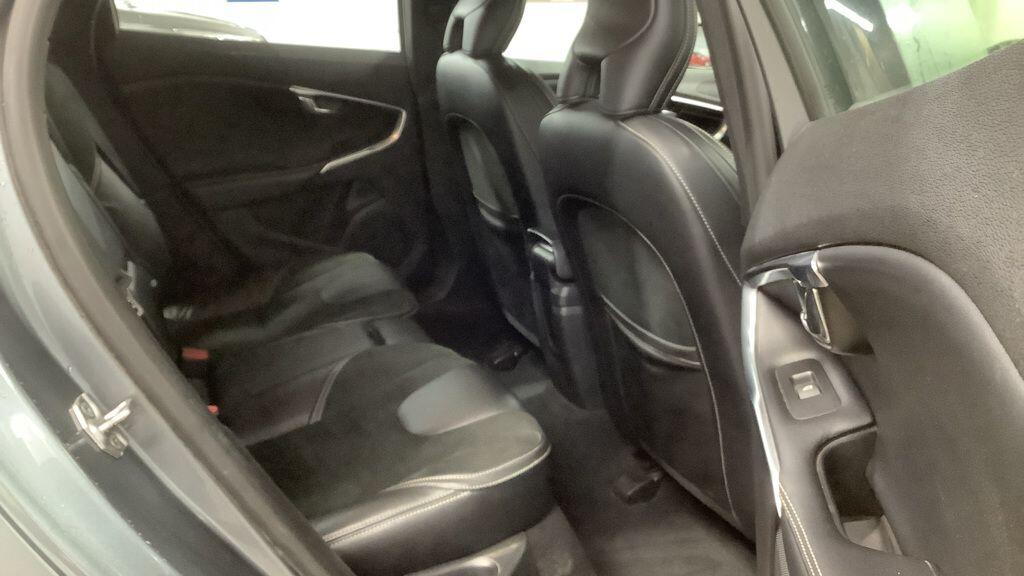 Used Volvo V40 2017 for sale - 77082139: Photo 3