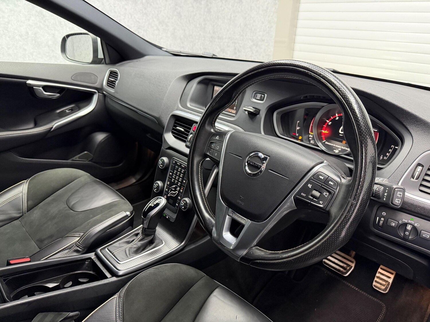 Used Volvo V40 2017 for sale - 77082139: Photo 36