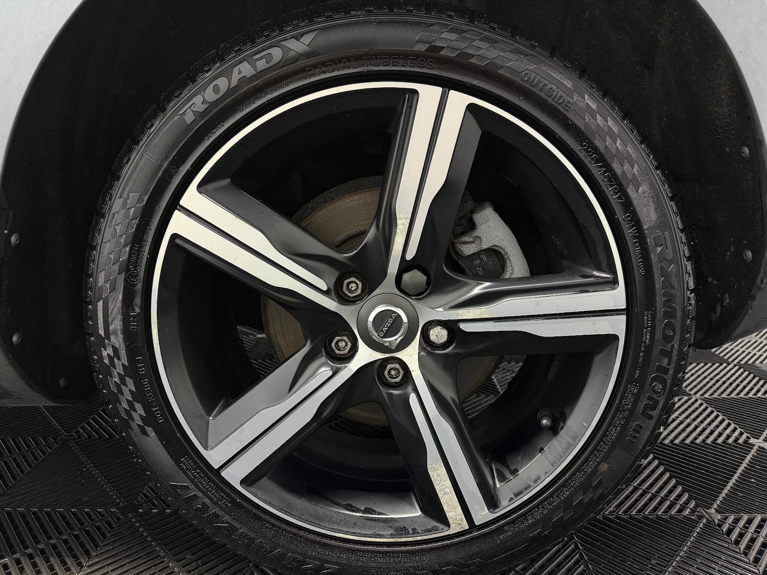 Used Volvo V40 2017 for sale - 77082139: Photo 38