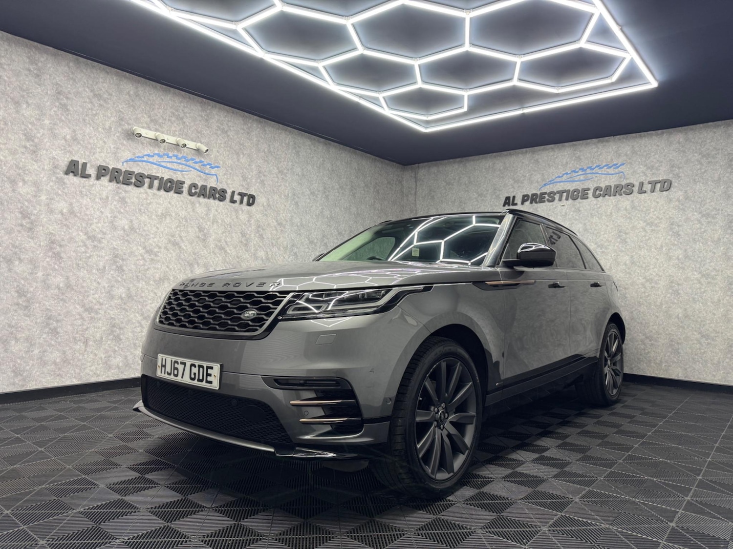 Used Land Rover Range Rover Velar 2018 for sale - 76446843: Photo 1