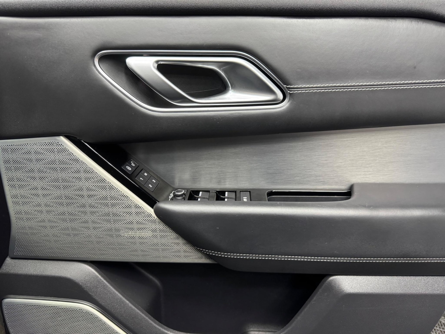 Used Land Rover Range Rover Velar 2018 for sale - 76446843: Photo 21