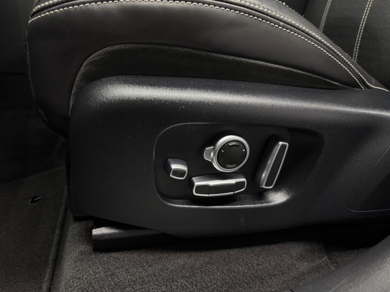 Used Land Rover Range Rover Velar 2018 for sale - 76446843: Photo 23