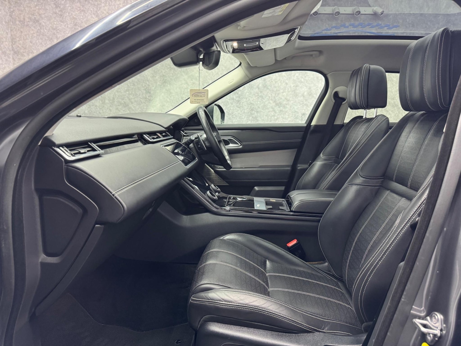 Used Land Rover Range Rover Velar 2018 for sale - 76446843: Photo 3