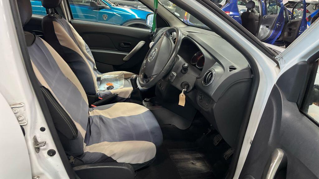 Used Dacia Sandero 2014 for sale - 77784284: Photo 2