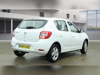 Used Dacia Sandero 2014 for sale - 77784284: Photo