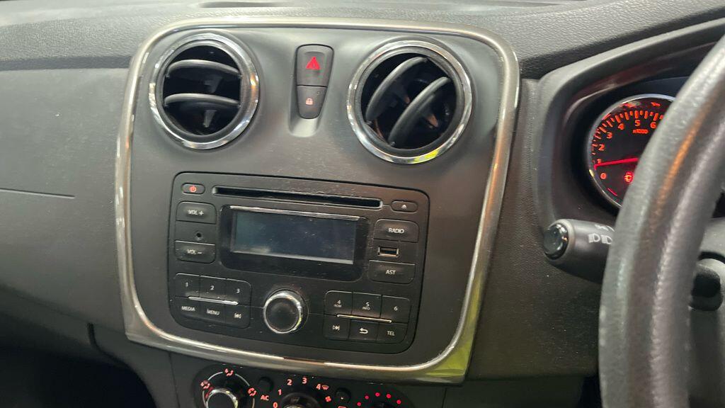 Used Dacia Sandero 2014 for sale - 77784284: Photo 5