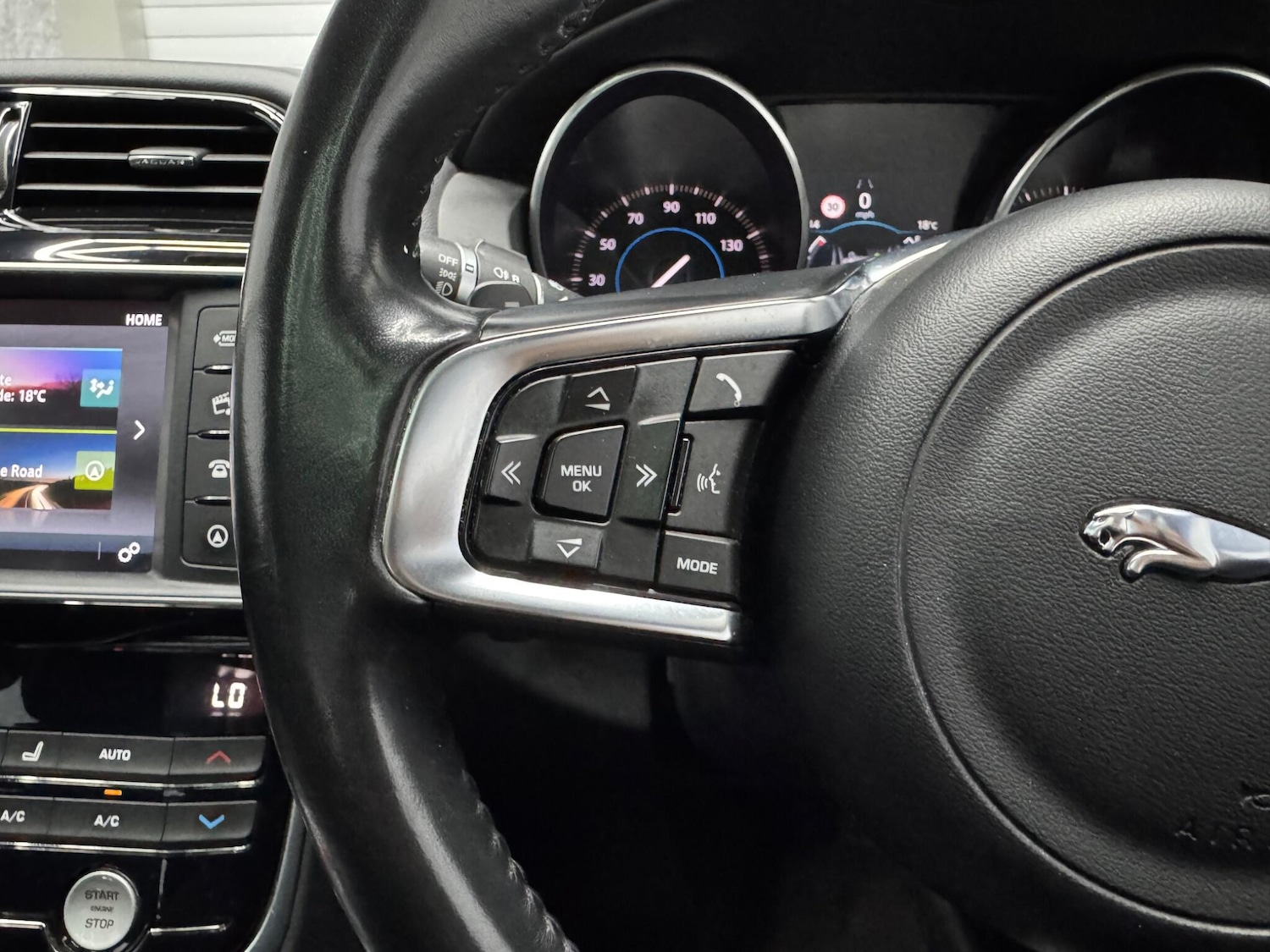 Used Jaguar XE 2017 for sale - 75669358: Photo 20