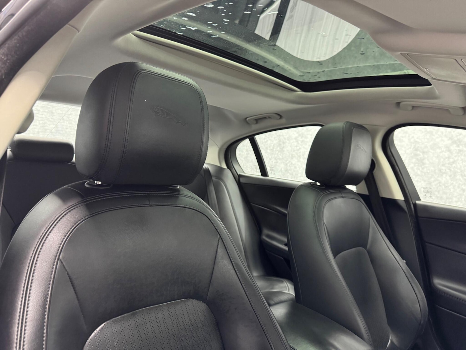 Used Jaguar XE 2017 for sale - 75669358: Photo 23